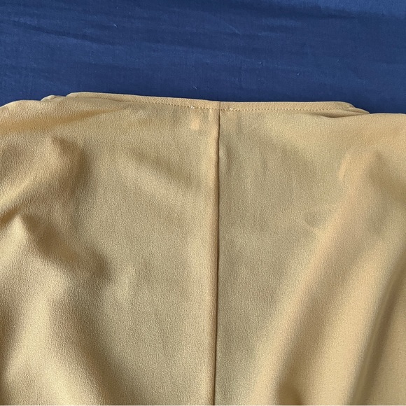 Aritzia Wilfred Reign Blouse Cairo Gold Size Small NWT - Picture 9 of 9